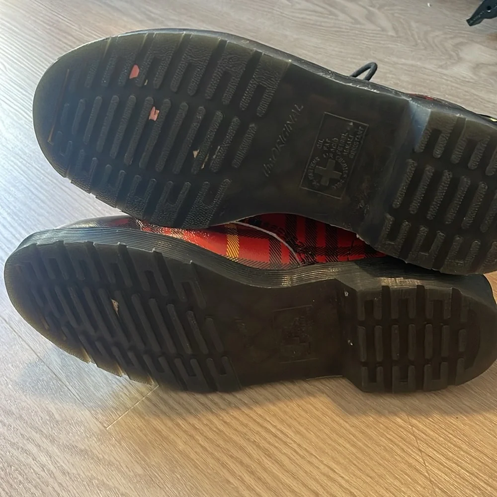 DR. MARTENS Tartan 1460 Black/Plaid Leather Boots Womens Size 11 - Picture 7 of 7